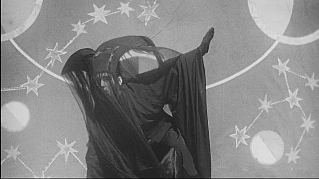 Imagen después - Federico García Lorca, una sombra en un espectáculo de La Barraca.