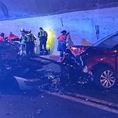 Coches accidentados en el túnel de la N-340.