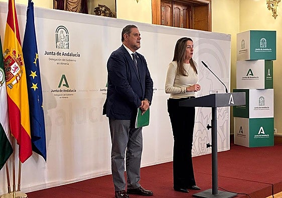 El delegado de Educación, Francisco Alonso, y la delegada del Gobierno, Aránzazu Martín.