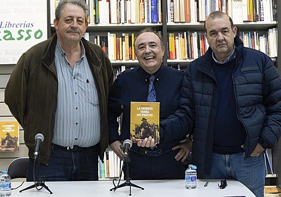Fical recibe la presentación del libro 'La muerte tenía un precio' de Carlos Aguilar