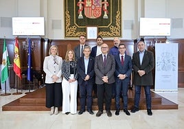 Alcaldes y representantes de los municipios junto al subdelegado del Gobierno, el director general de Caja Rural de Jaén, el catedrático de la UJA Pedro Pérez y el coordinador del proyecto de la Fundación JAV, Agustín Andreu.