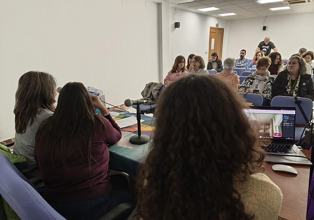Encuentro que se desarrolló en la Universidad Popular de Jaén.