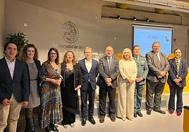 Foto de familia de la Asociación con distintas autoridades.