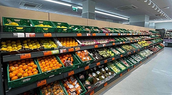 Sección de frutas y verduras del nuevo Dia de Armilla,