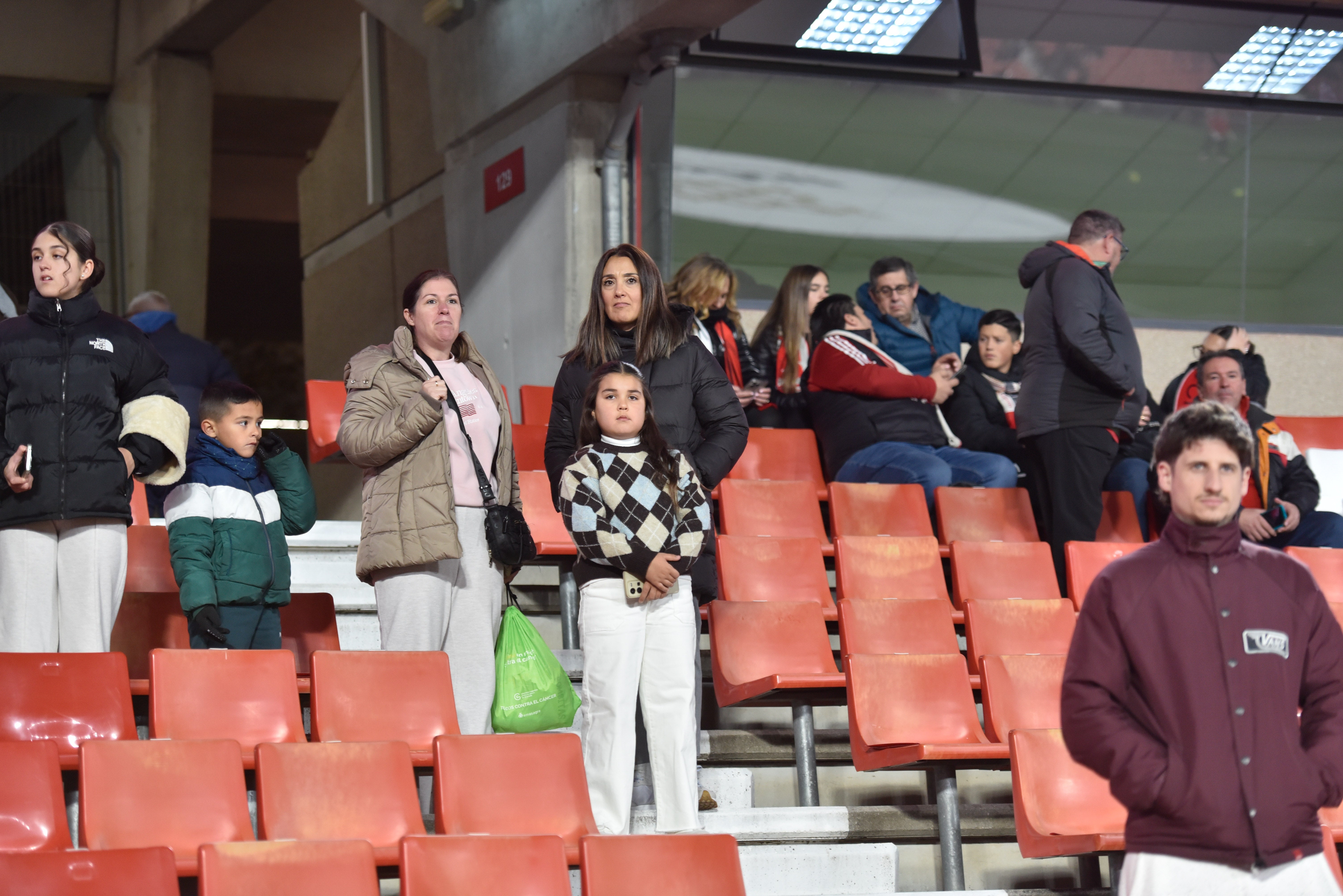 Búscate en la grada de Los Cármenes en el Granada-Córdoba