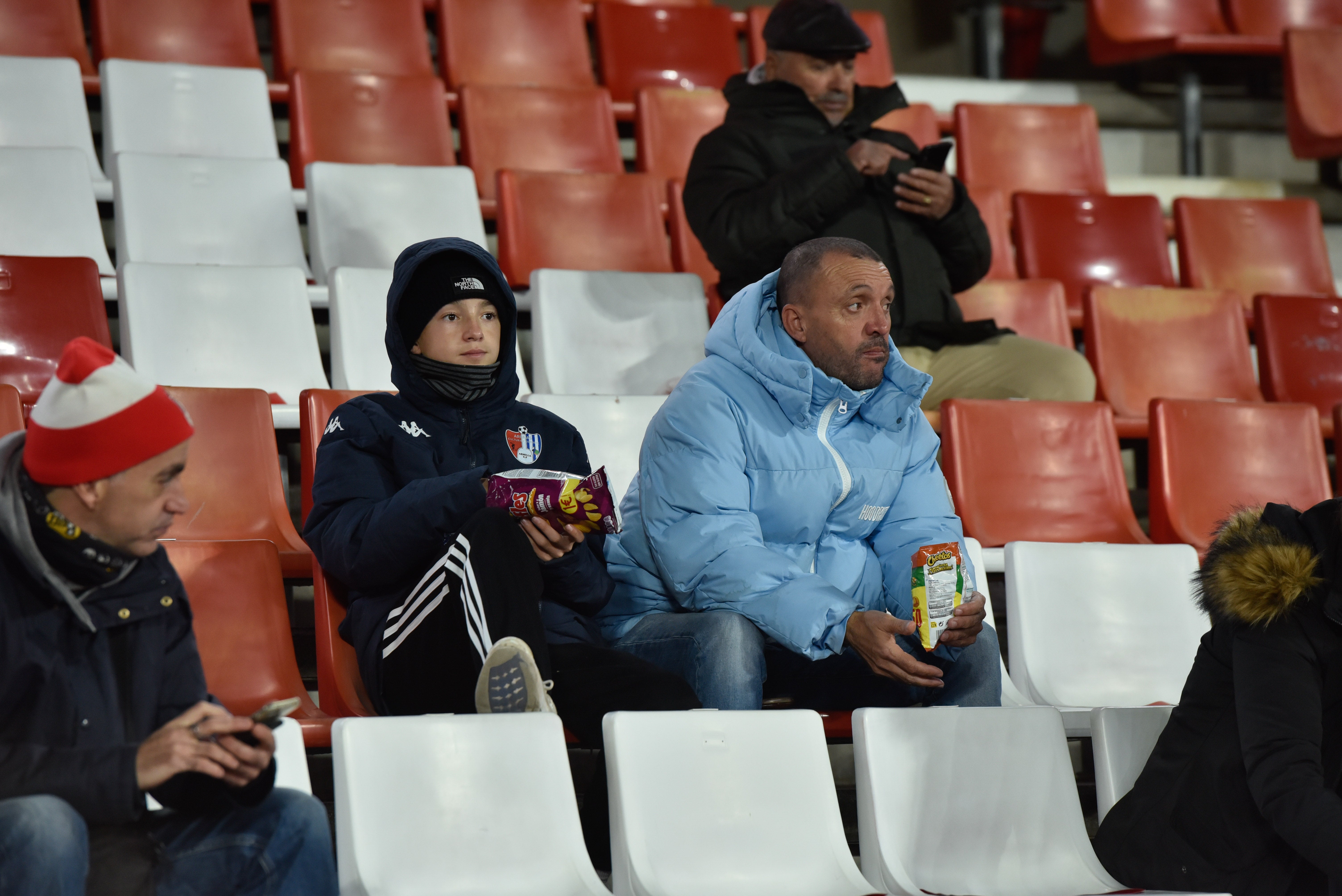 Búscate en la grada de Los Cármenes en el Granada-Córdoba