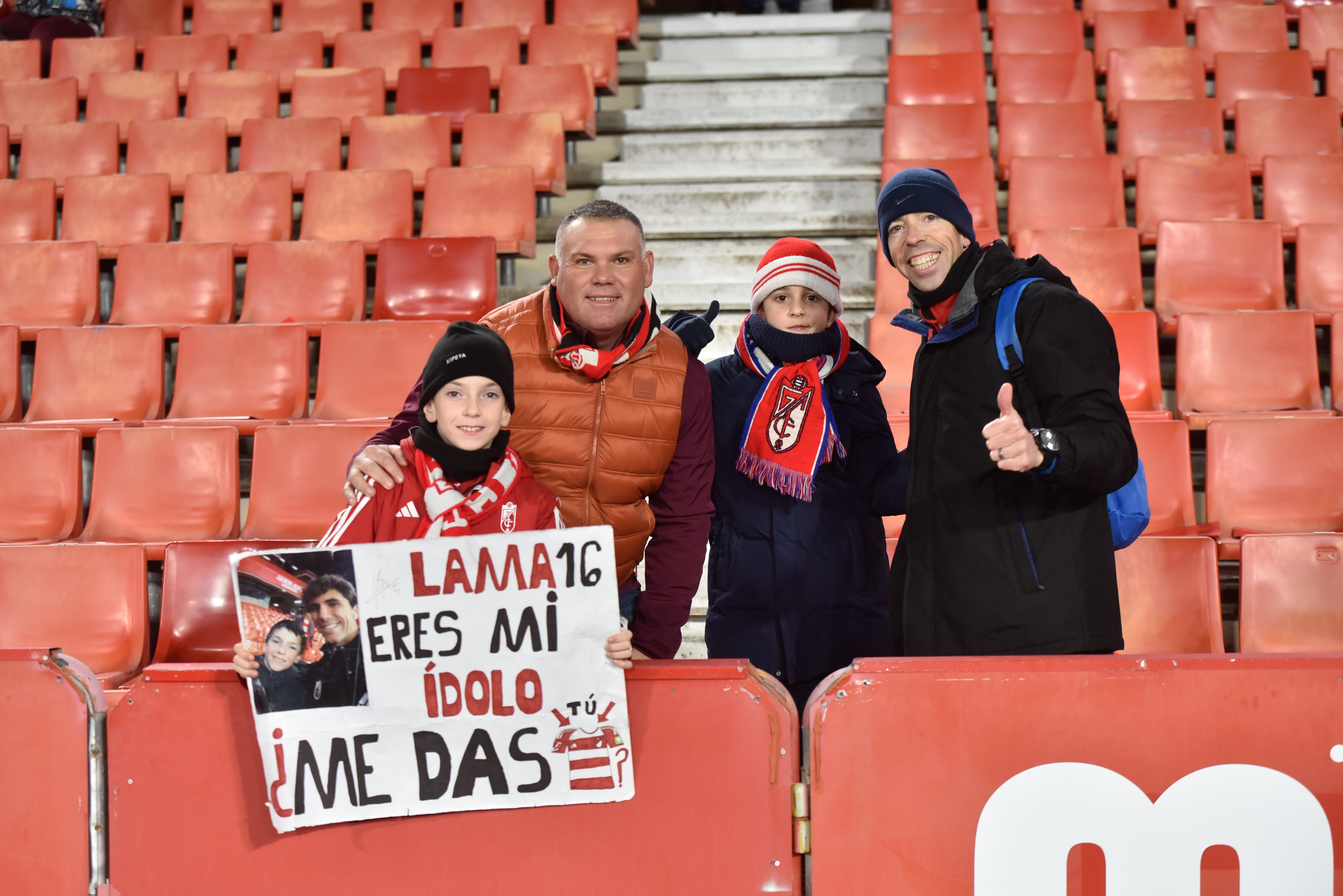 Búscate en la grada de Los Cármenes en el Granada-Córdoba