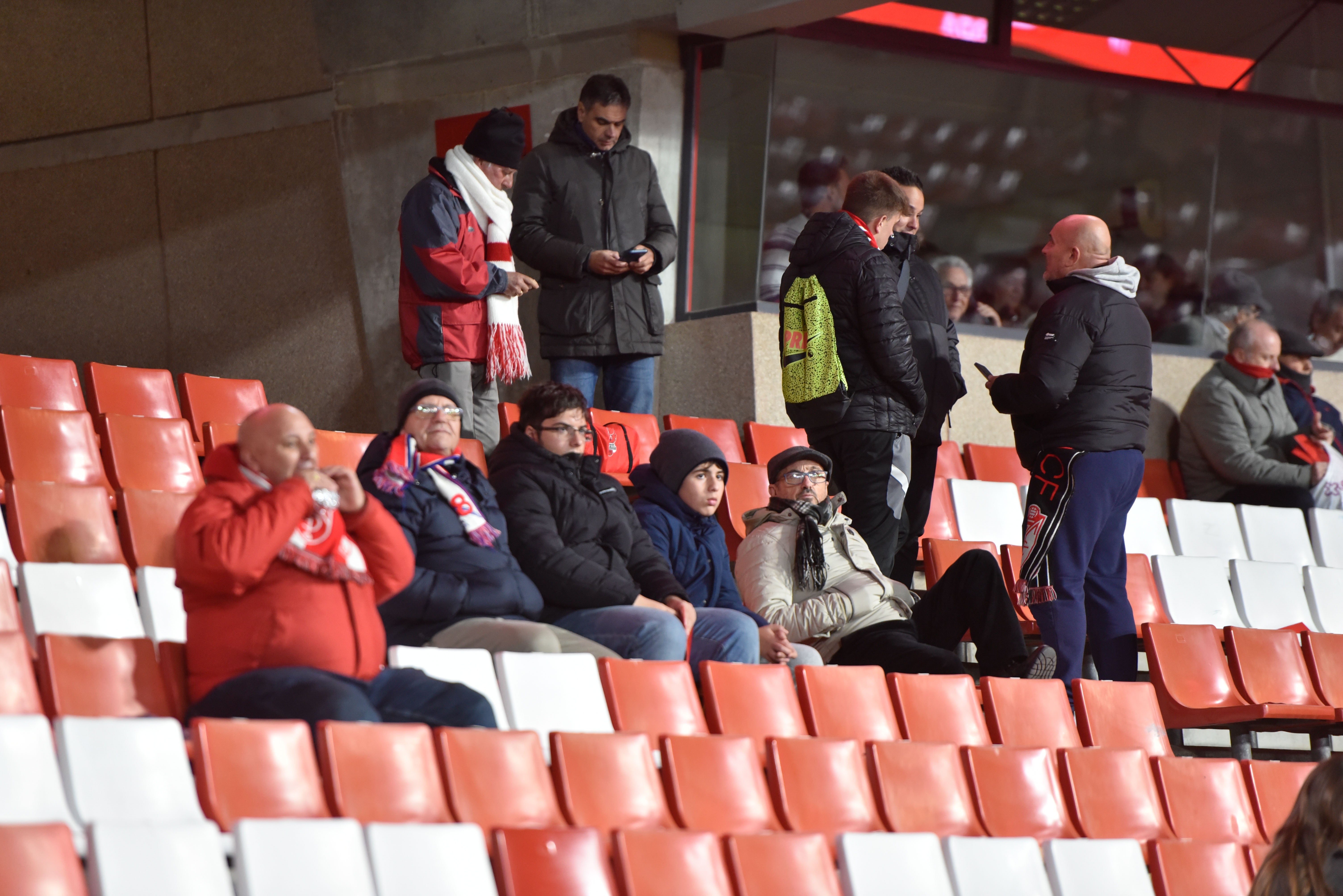 Búscate en la grada de Los Cármenes en el Granada-Córdoba