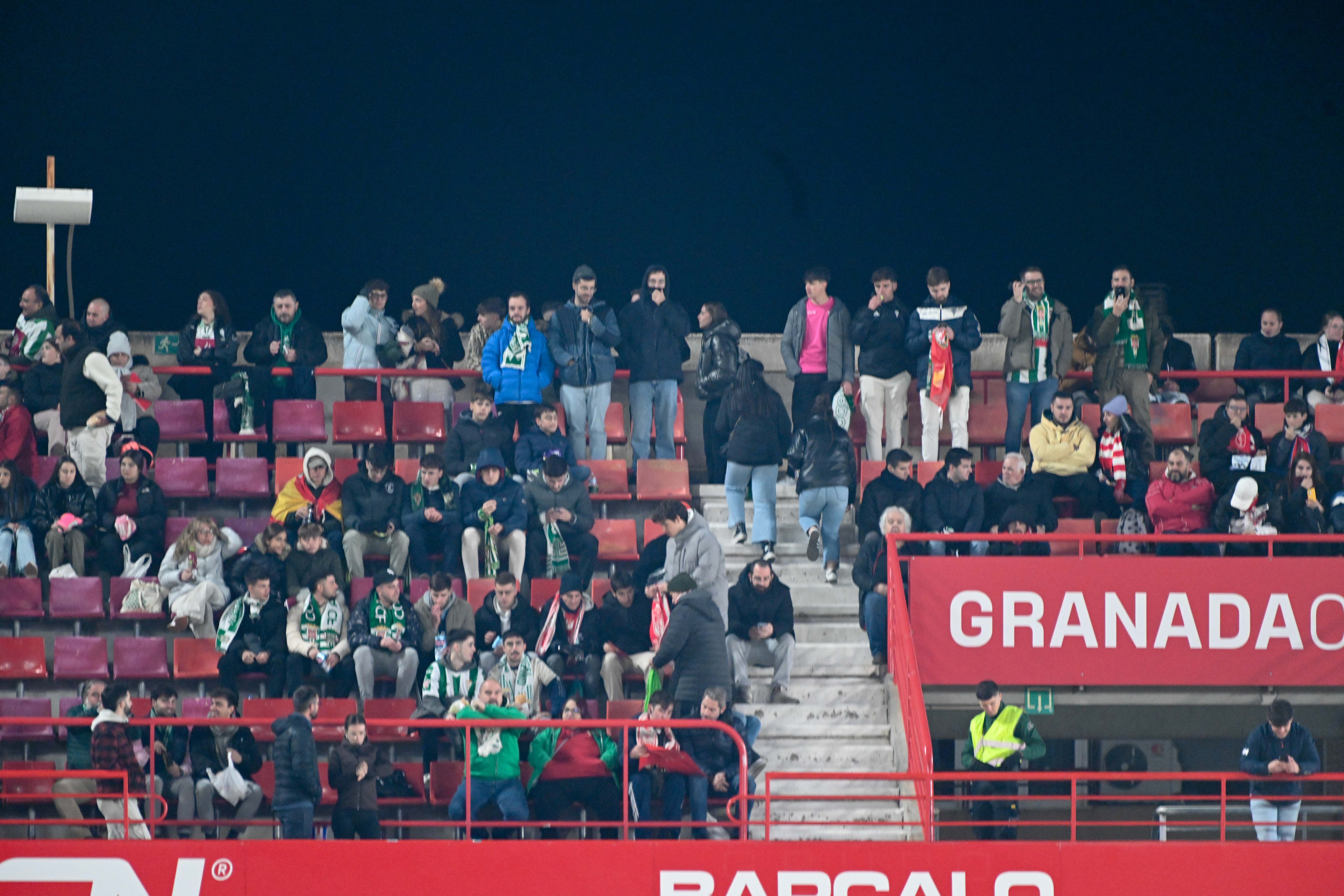 Búscate en la grada de Los Cármenes en el Granada-Córdoba