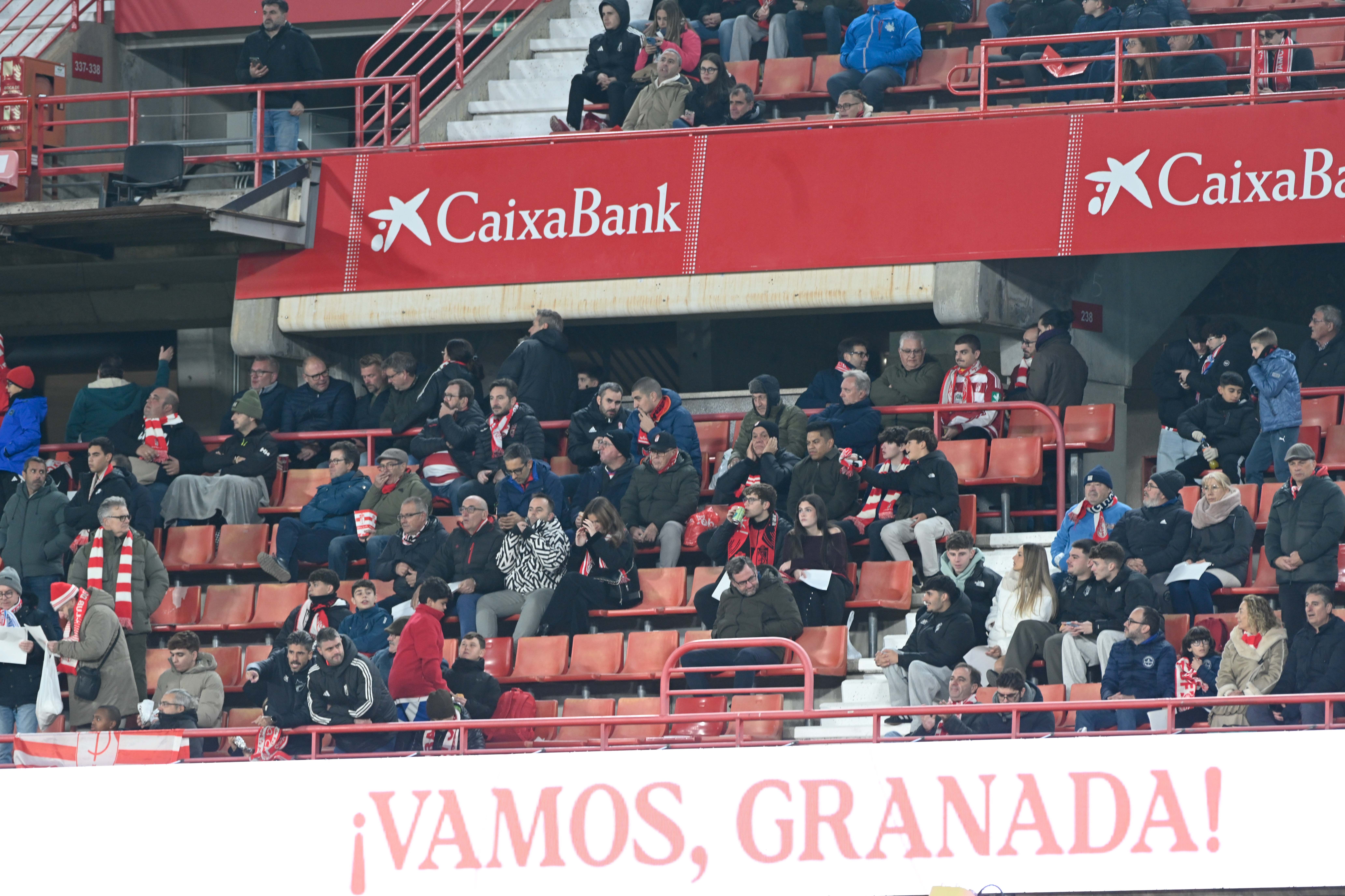 Búscate en la grada de Los Cármenes en el Granada-Córdoba