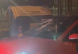 Momento del atropelllo del joven en la calle María Goyri.