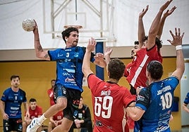 Cantera Sur sigue firme en el liderato.