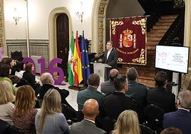 Subdelegación pide a las mujeres que denuncien los fallos que detecten en las pulseras