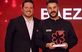 Juan Carlos García recoge el galardón.