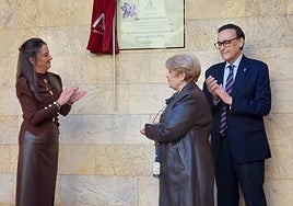 Descubrimiento de la placa en recuerdo de la joven asesinada en 1926.