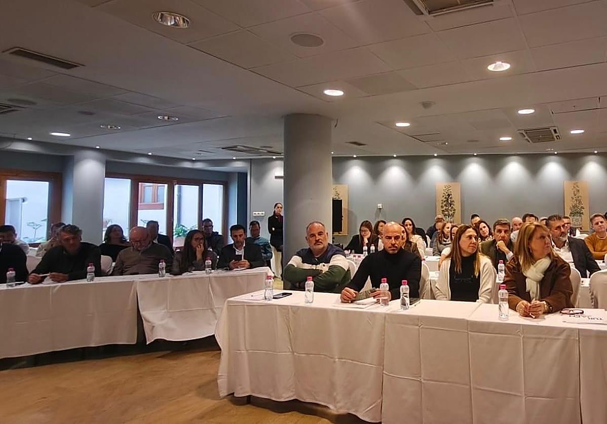 Empresarios que han asistido al encuentro de Turjaén.
