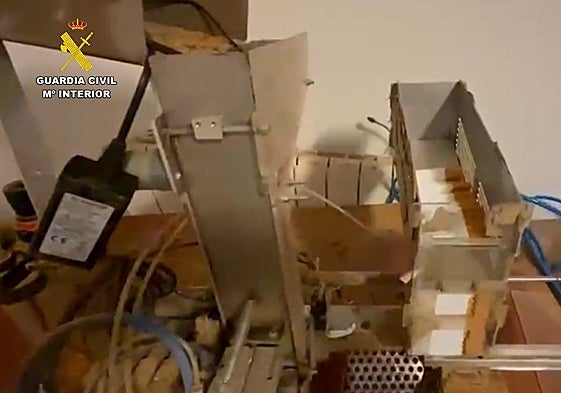 Desmantelado un taller clandestino de tabaco en Mancha Real con 115.000 cigarrillos