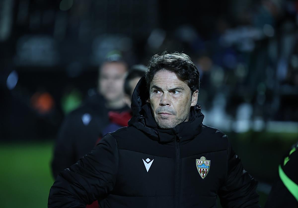 Rubi serio tras las polémicas decisiones arbitrales en Ceuta