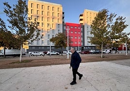 Los primeros vecinos ya han llegado al residencial Abril, en La Chana.