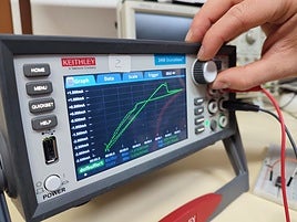 Investigadores de la UGR demuestran el potencial de los memcondensadores en circuitos de gestión de energía