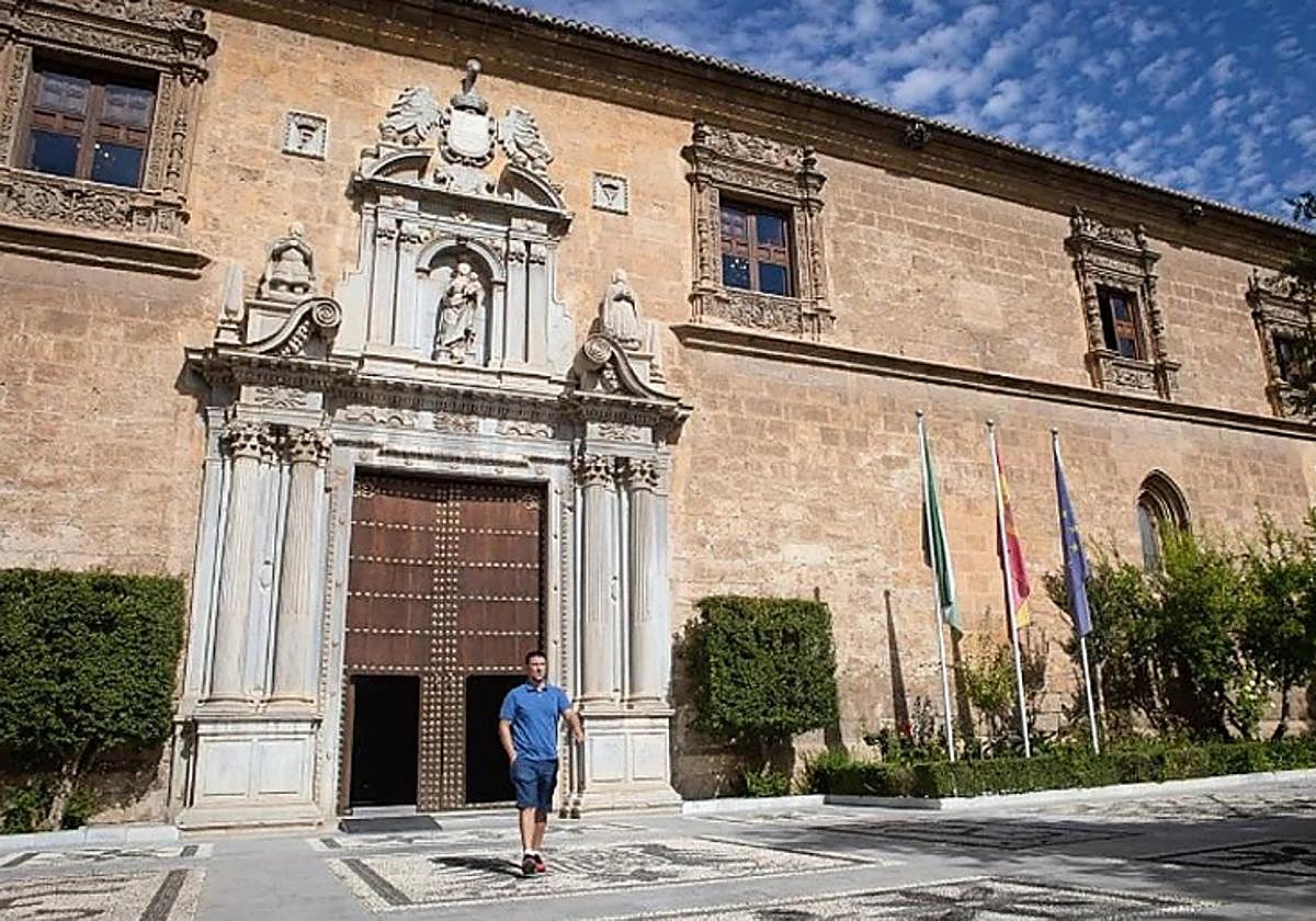 Rectorado de la UGR.