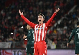 Sergio Arribas protesta una acción del partido