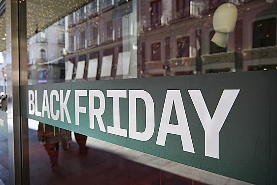 Cartel de Black Friday en un comercio.