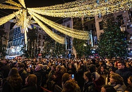 Las mejores imágenes del tradicional encendido navideño en Granada