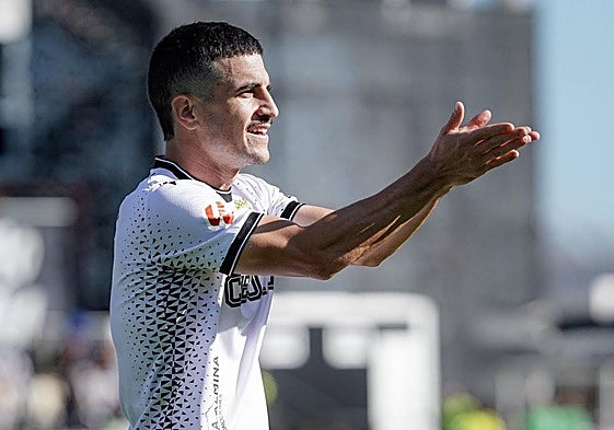 Matos celebra su gol al Burgos.