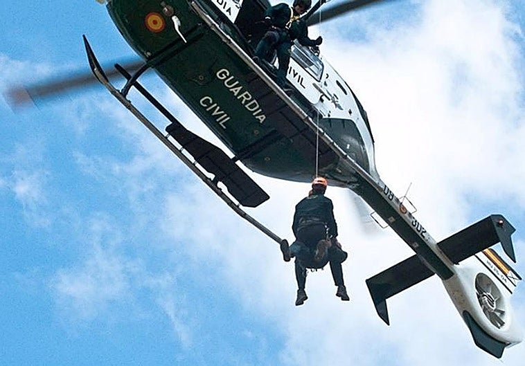 Rescatado en helicóptero un senderista herido tras sufrir una caída en Güejar Sierra
