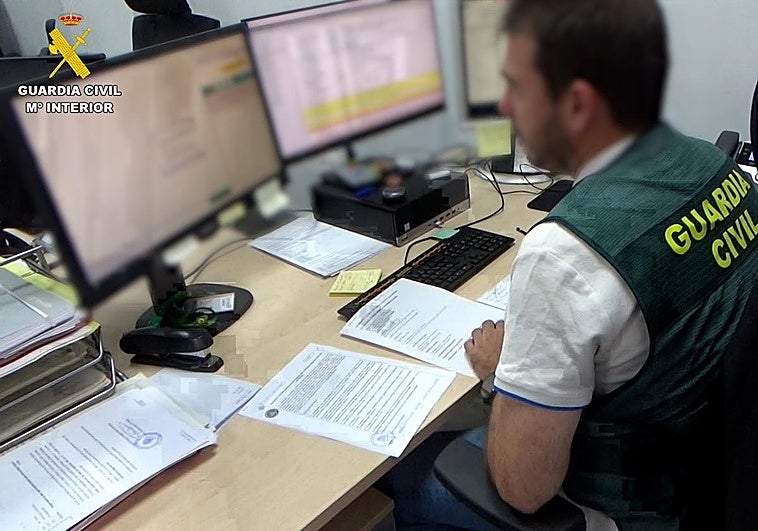 Estafan a una madre de Granada 6.500 euros haciéndole creer que habían secuestrado a su hijo