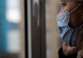 Residencias y centros sanitarios de Almería, de nuevo, con mascarillas