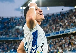 Fabricio celebra su gol al Arenteiro.