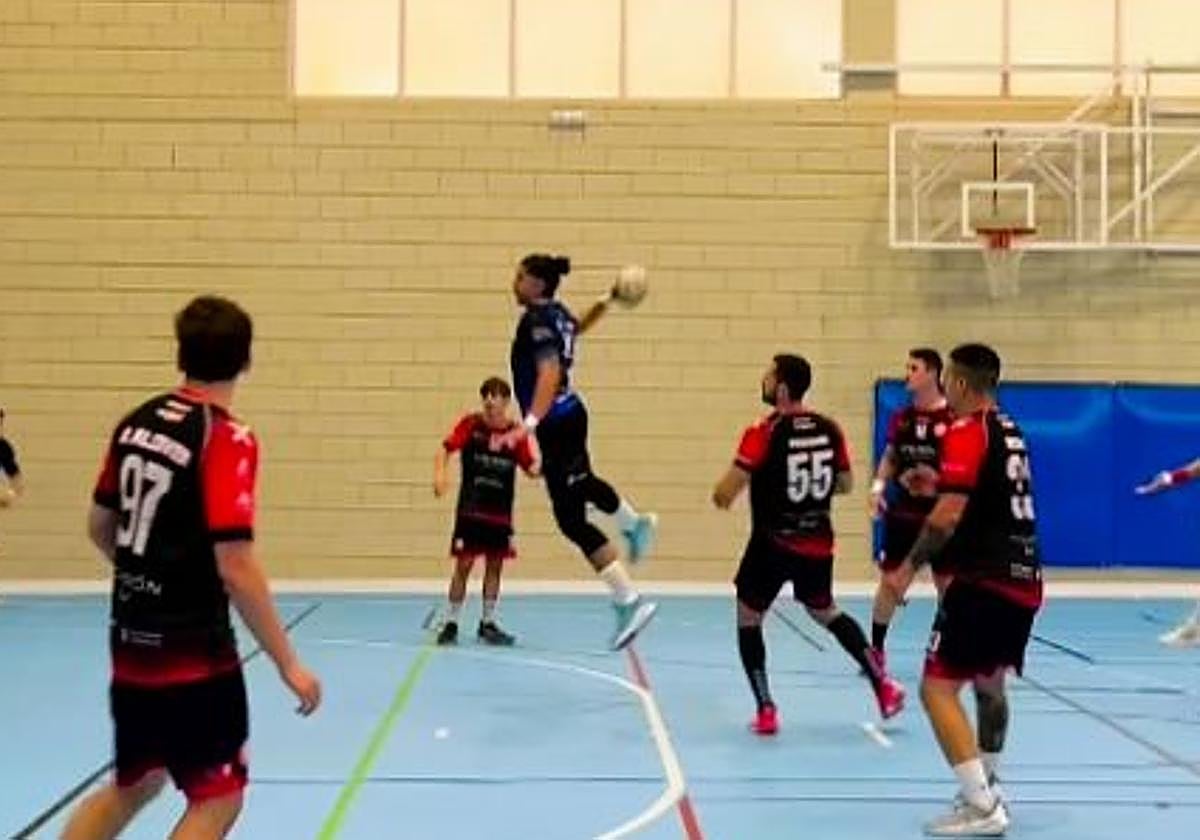 Cantera Sur se mantiene firme en el liderato.