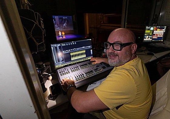 Tete cumplió su sueño cuando se vio en lo más alto del Teatro Isabel la Católica.