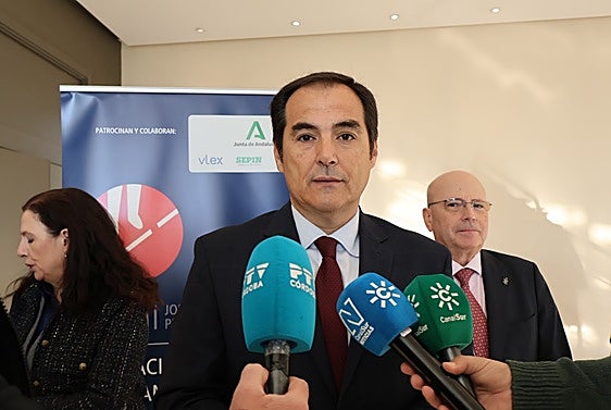 El consejero de Justicia, Administración Local y Función Pública de la Junta de Andalucía, José Antonio Nieto.