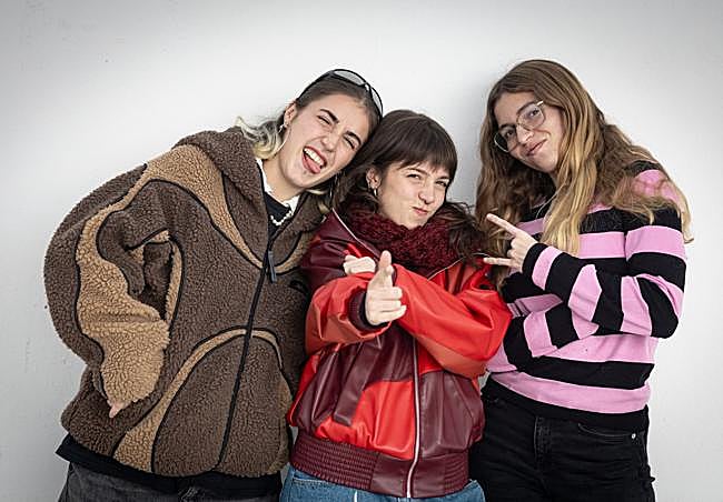 Laura, Ana y María.