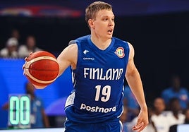 El nazarí Elias Valtonen, durante un partido con Finlandia.