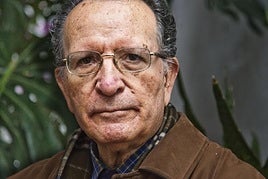 El sacerdote Ignacio Peláez en un retrato de 2009.