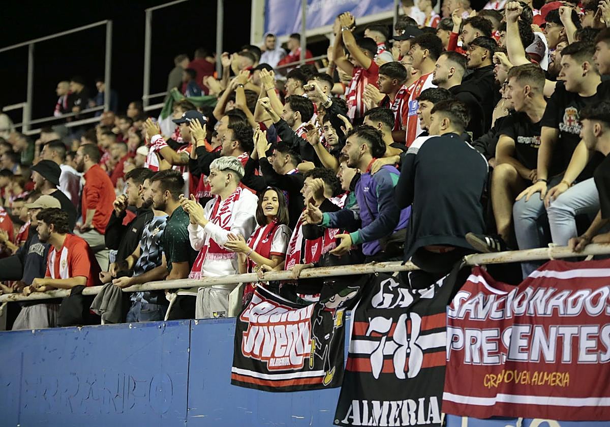 La afición rojiblanca acompañará al equipo en el Pepico Amat y en Andorra.