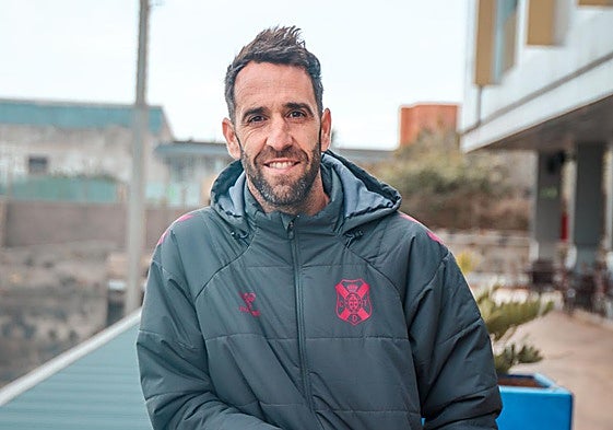 Carlos Ruiz sonríe en una foto de archivo ya en su nueva función.