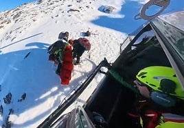 Rescate de la Guardia Civil a un montañero accidentado.