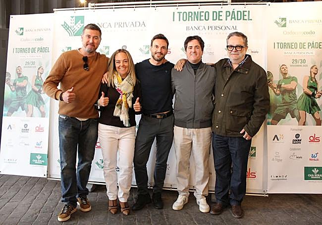 Jerónimo Luque junto con Víctor Bolivar y María Eusebio Baldrés