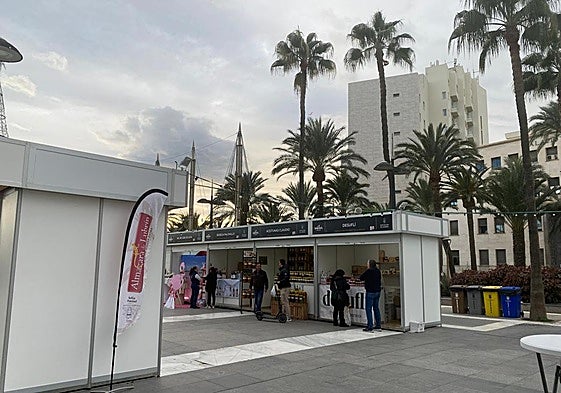 Feria Sabores de Almería a primera hora de la tarde del viernes 5 de diciembre.