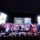 Foto de familia de los asistentes en Ifeja.