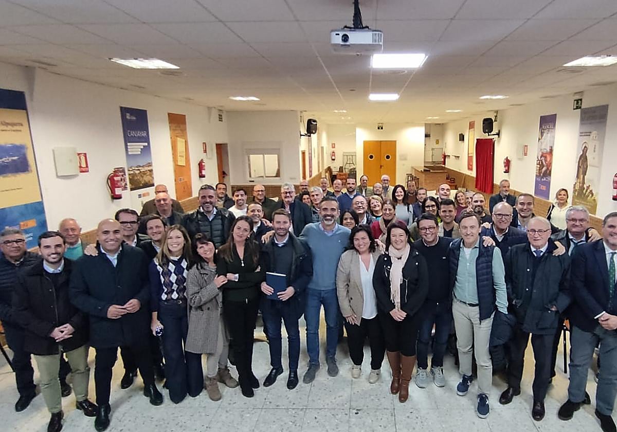 Fernandez-Pacheco se reunirá con todos los ediles del PP de Almería, comarca por comarca