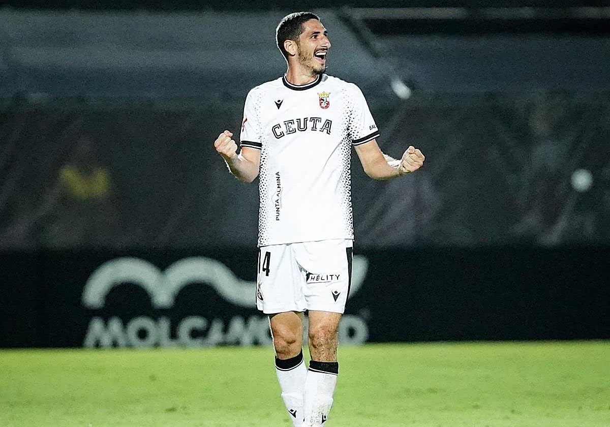 Yann Bodiger celebra una victoria esta temporada.