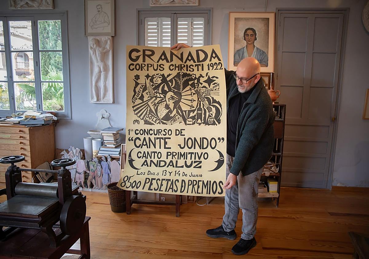 Imagen principal - Arriba, cartel del Concurso de Cante Jondo realizado por Manuel Ángeles Ortiz y Hermenegildo Lanz. Debajo, pinturas de Ismael González de la Serna y retrato de Hermenegildo. 