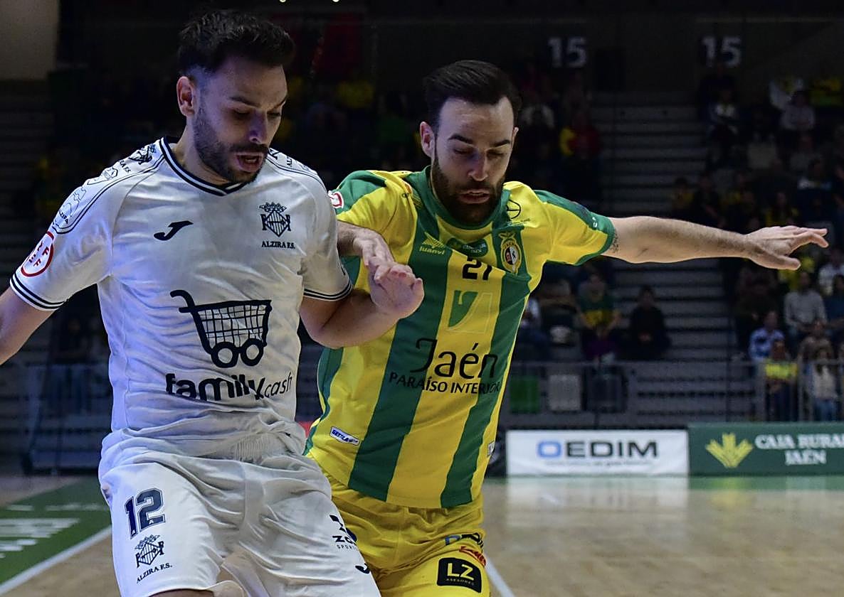 Una de las acciones del partido en el Olivo Arena.