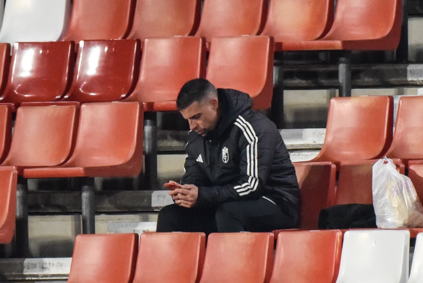 Encuéntrate en la grada del Granada-Ceuta